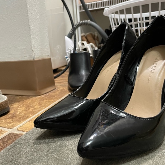 Wild Diva Black Leather Heels - Picture 3 of 9